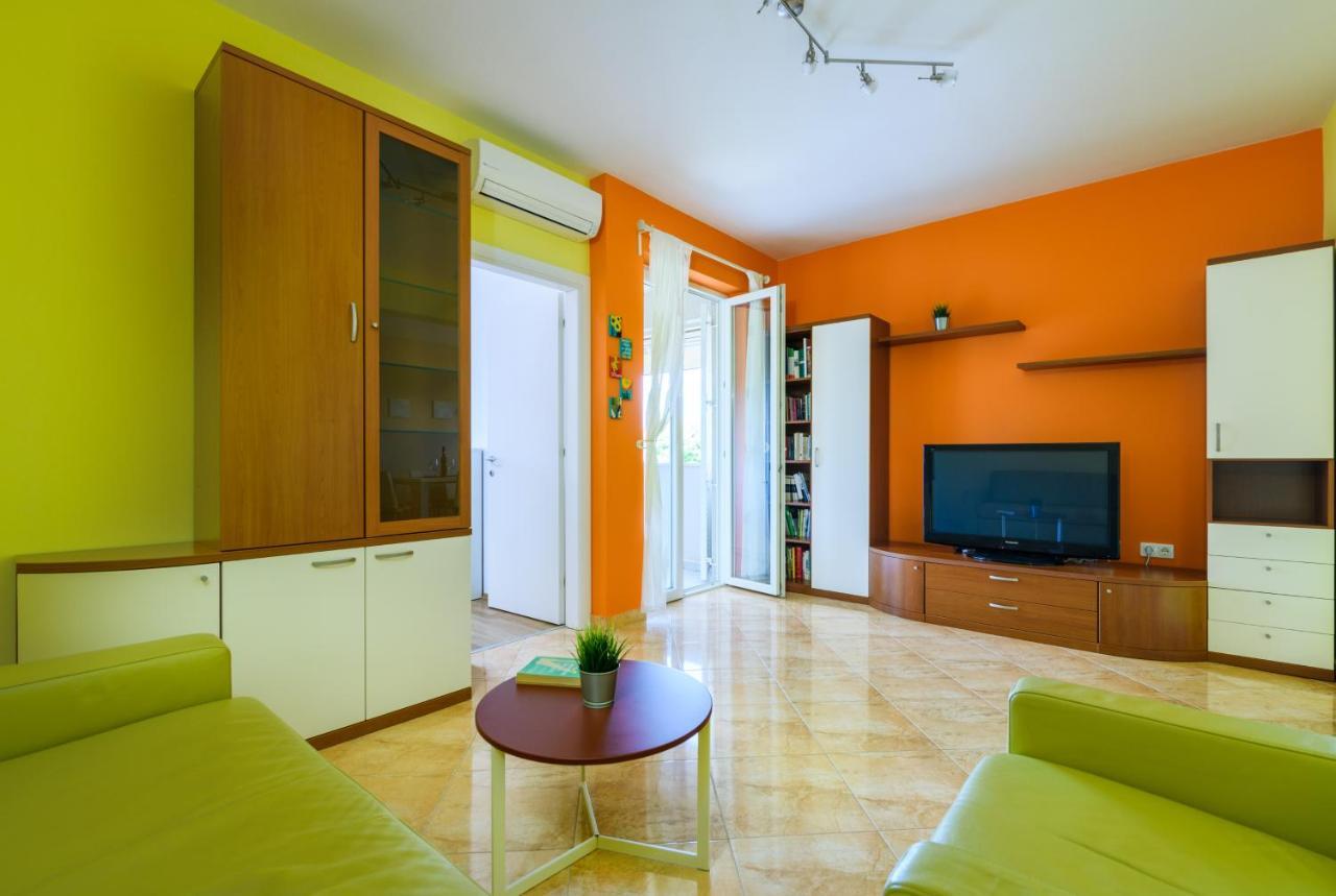 Apartment Sugar Ровин Екстериор снимка