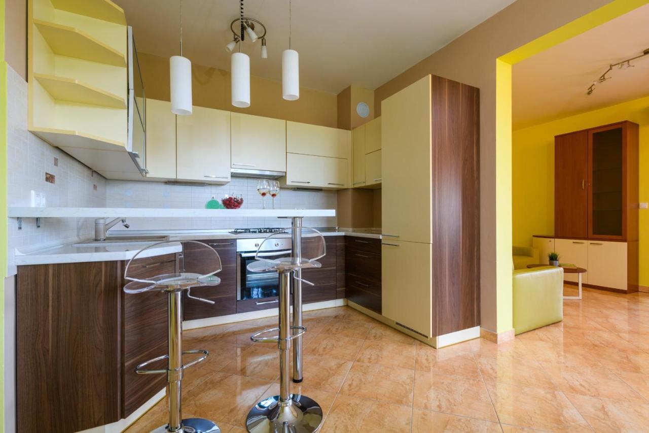 Apartment Sugar Ровин Екстериор снимка