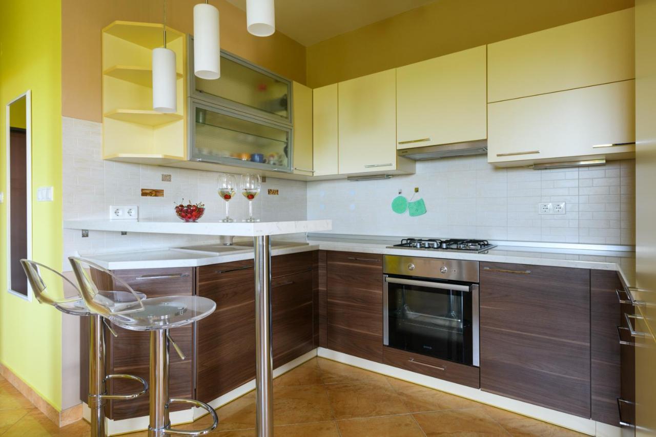 Apartment Sugar Ровин Екстериор снимка