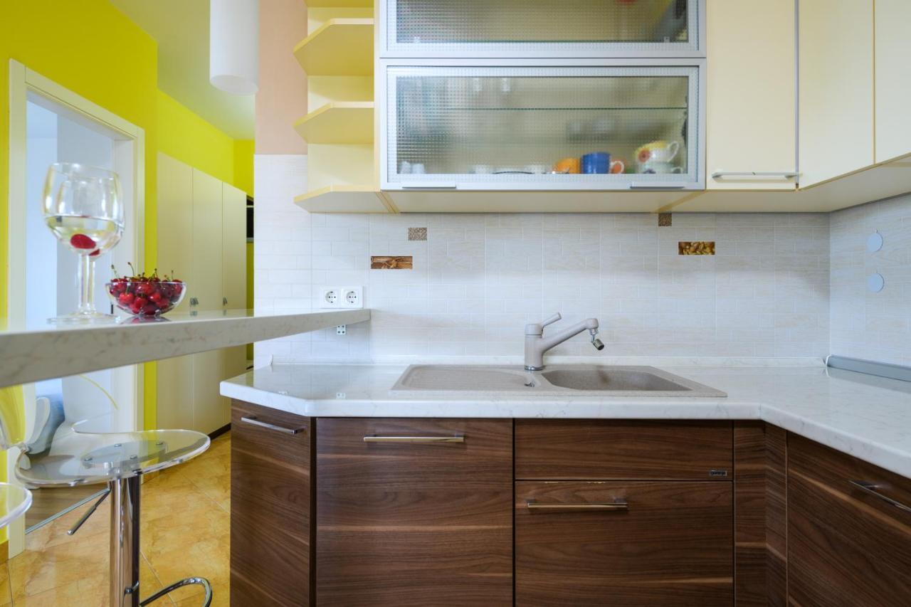 Apartment Sugar Ровин Екстериор снимка